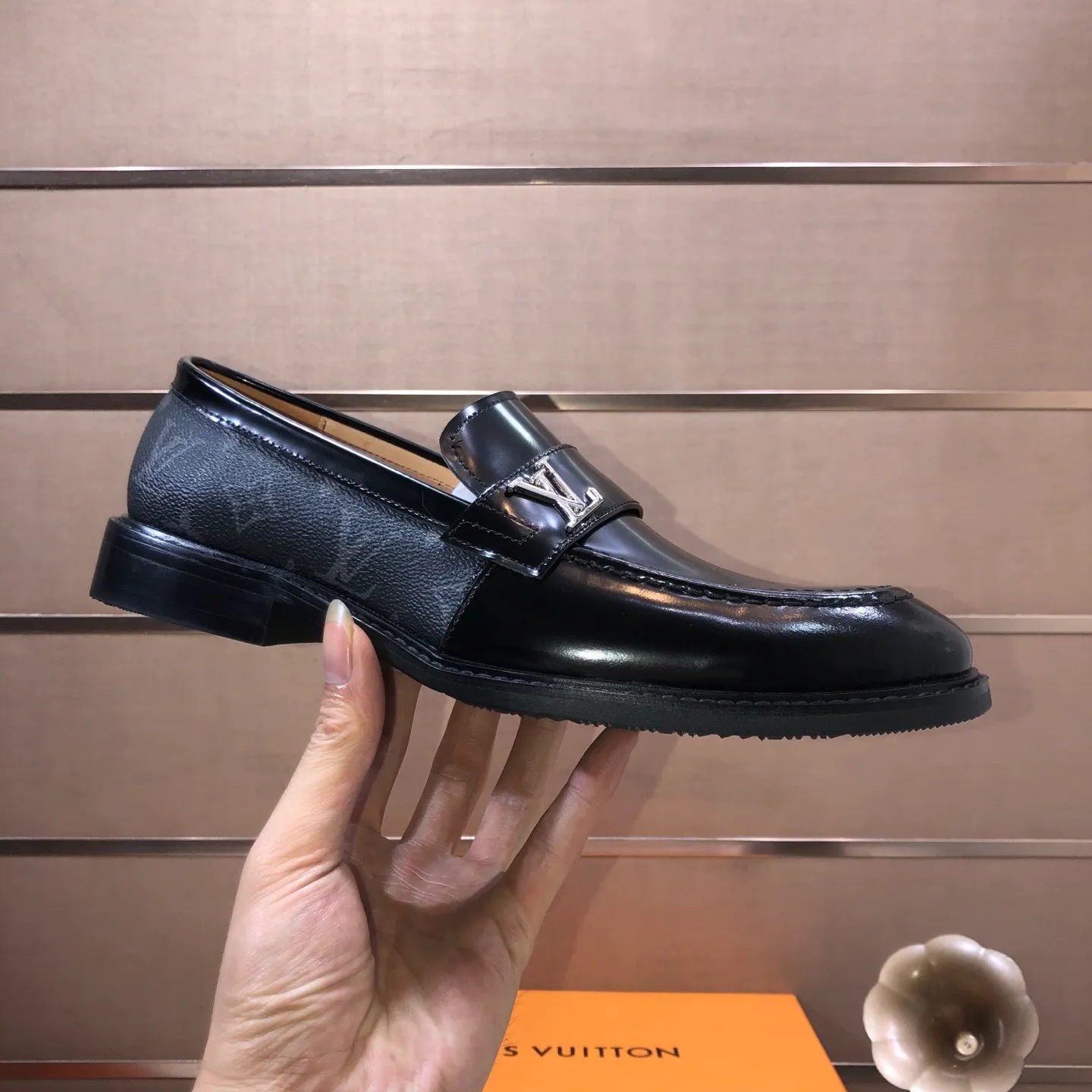 Men's shoes💰460💰【LOUIS VUITTON】(sheepskin lining) new cowhide LV formal shoes🎩🎩❗️🆘made one to one at the counter🎩original quality, imported cowhide upper➕full sheepskin lining➕original rubber outsole, {high quality visible}👣Size: 38-45 (45 custom-made)